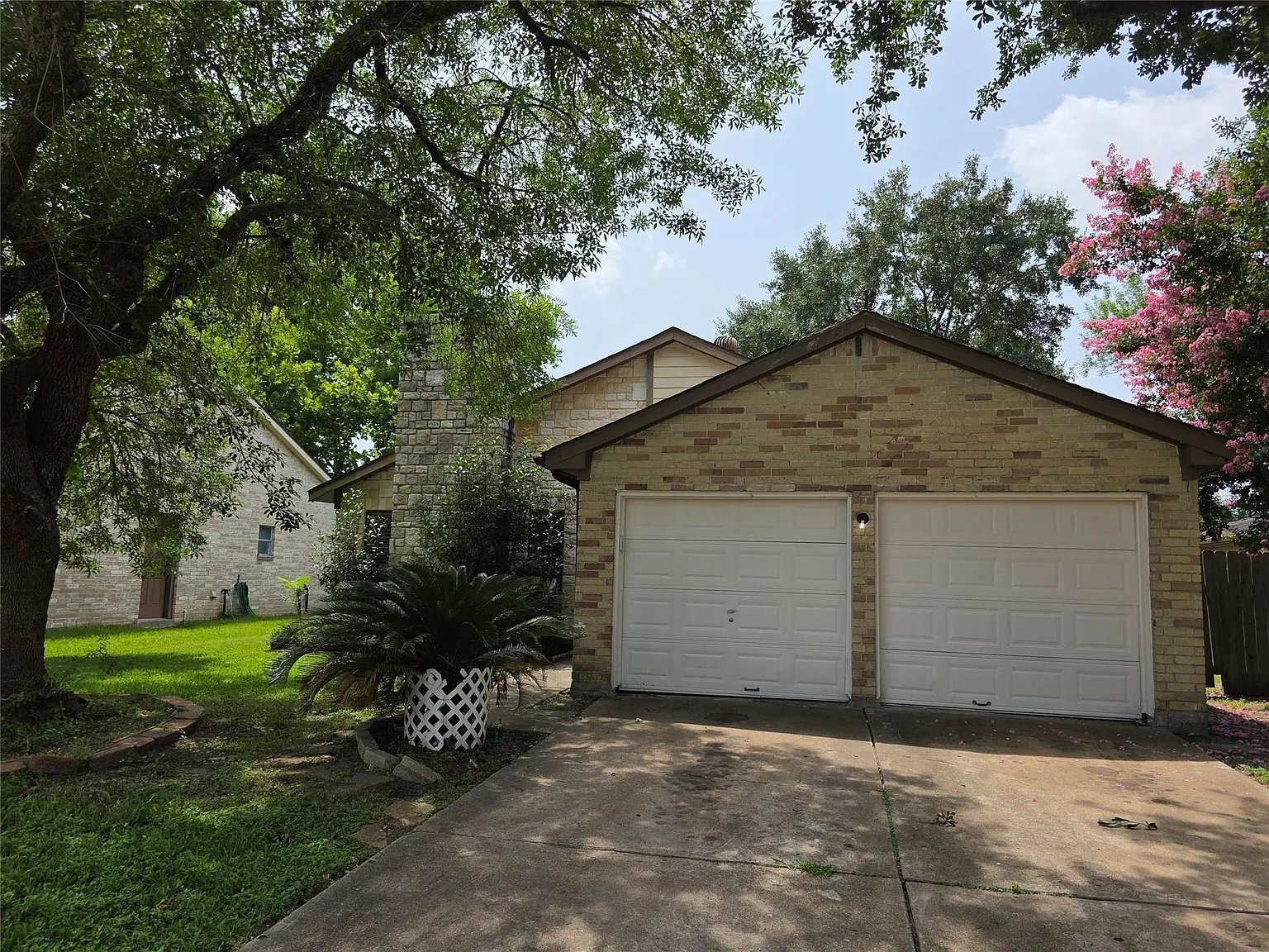 3 bed, 2.0 bath, 1264 sqft, $1,795 — Photo 2
