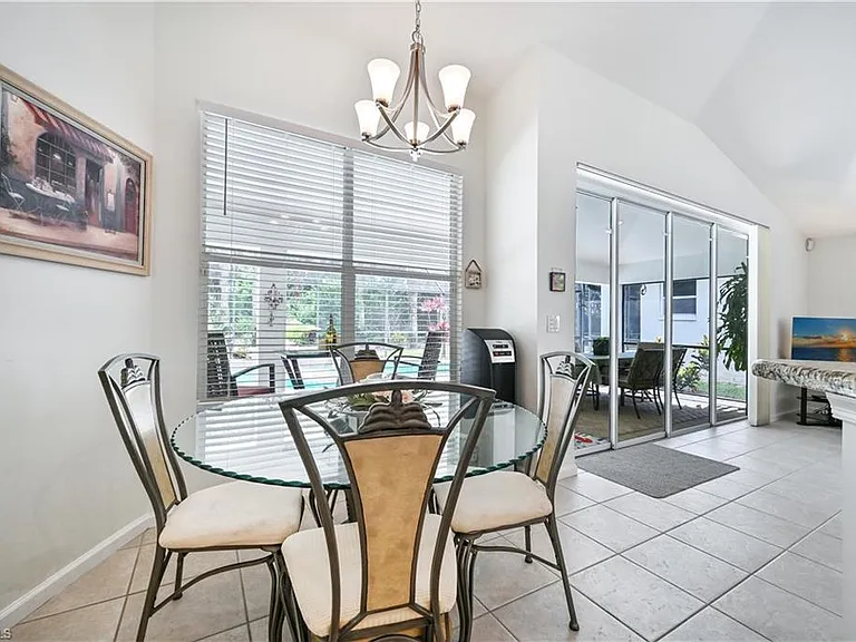 6453 Autumn Woods Blvd — Photo 11