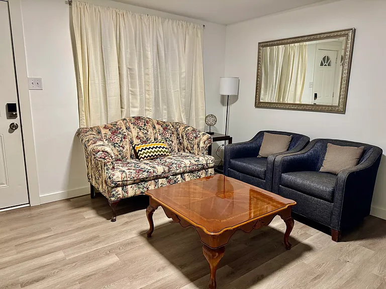 305 Collins Ave — Photo 5
