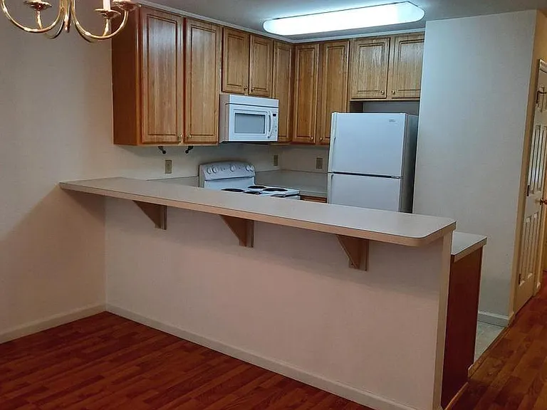 51 N Cherry St — Photo 7