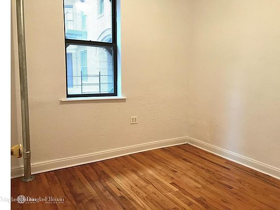 5th image of 4725 48th St APT 1G