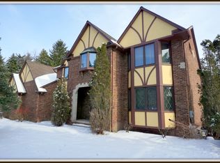 6322 Badger Dr, Lockport, NY 14094