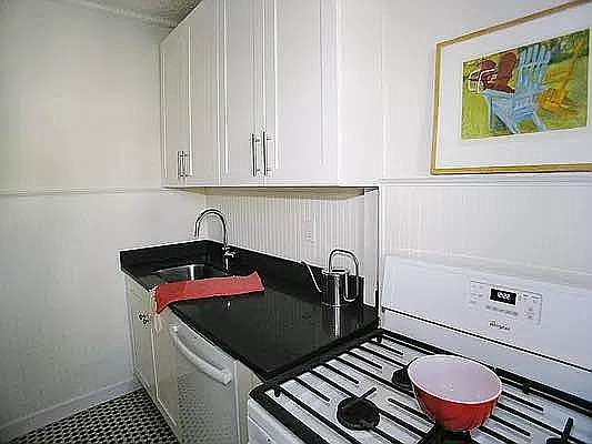 5th image of 309 6th St #2