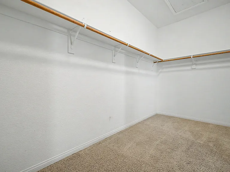 4204 Lower Saxon Ave — Photo 22