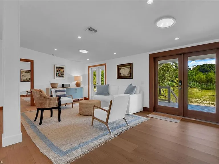 828 Sanctuary Rd — Photo 4