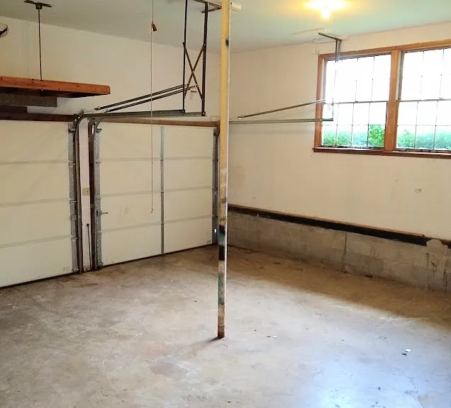 102 Marseille Dr — Photo 23
