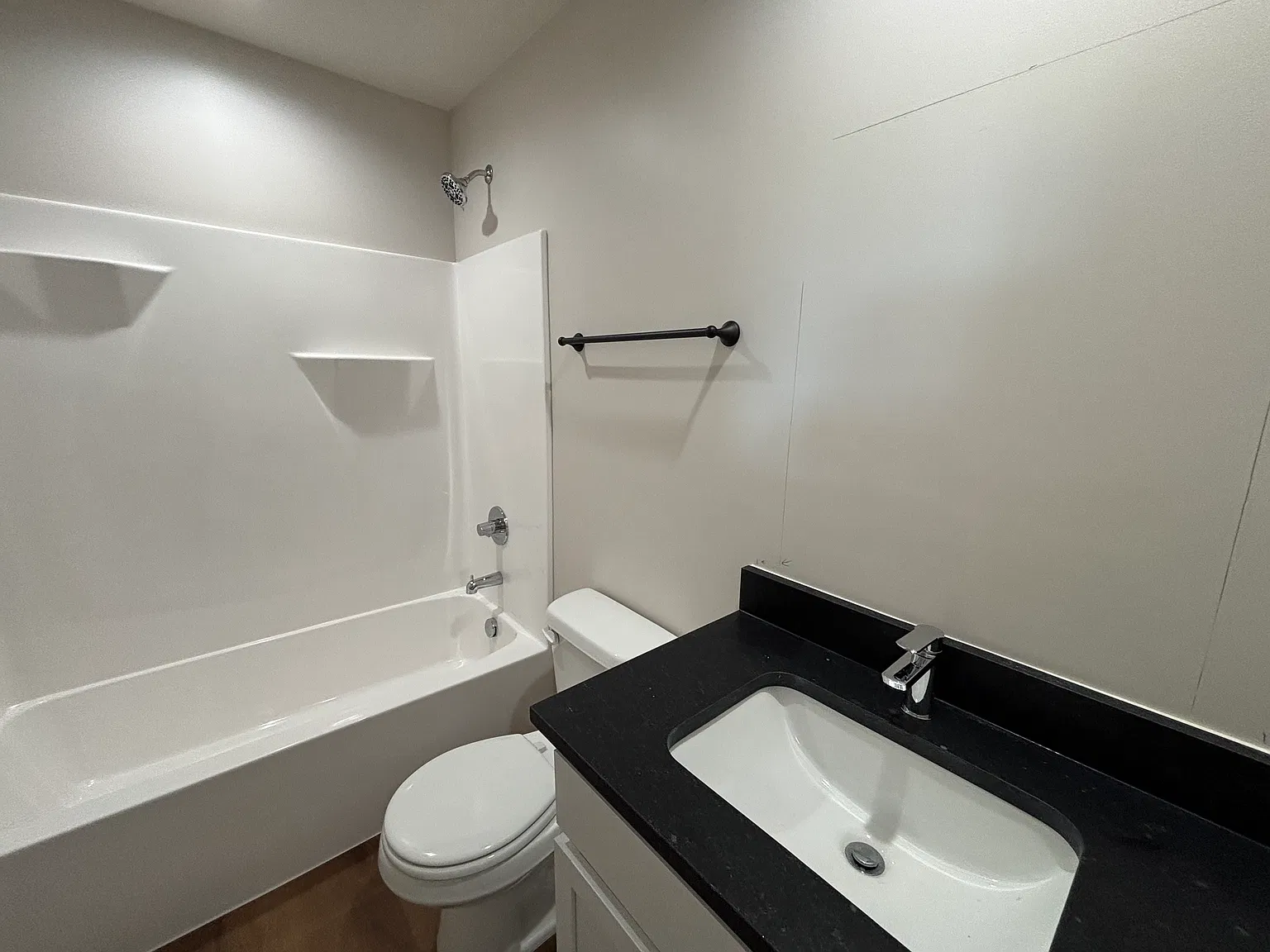 3 bed, 2.5 bath, 1500 sqft, $1,595 — Photo 2