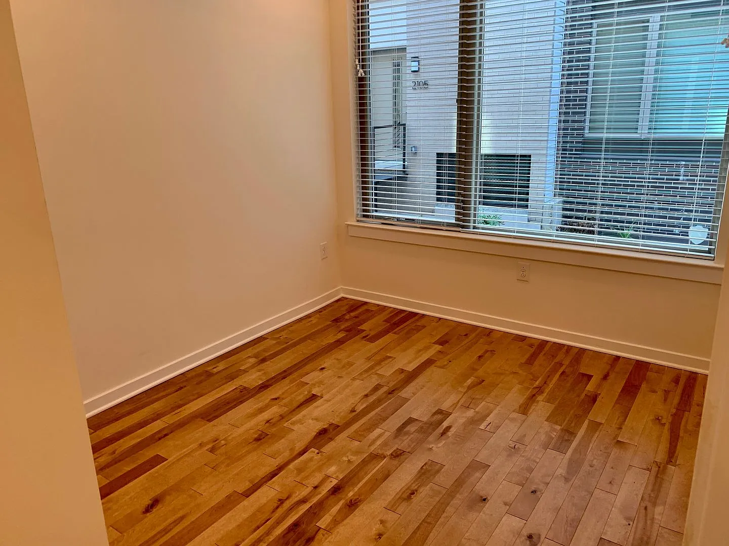 Gorgeous 3-Bedroom Townhome with Parking Spot! Finished Basement and Roof Deck! — Photo 2
