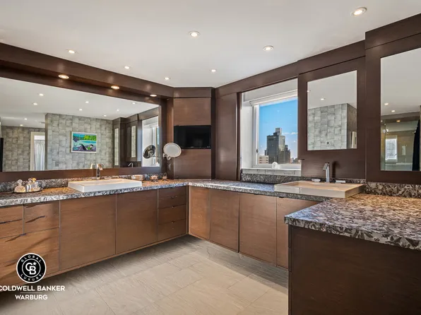 190 East 72nd Street image 6 of 18