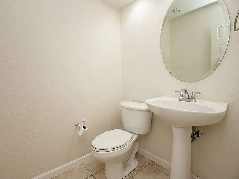 4040 Plum Creek Dr — Photo 13