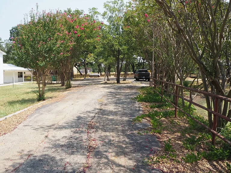 7118 FM 2931 — Photo 5