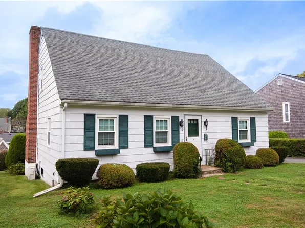 39 Coggeshall Ave, Newport, RI 02840