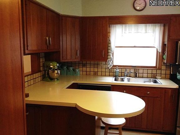 5th image of 438 Ihrig Ave