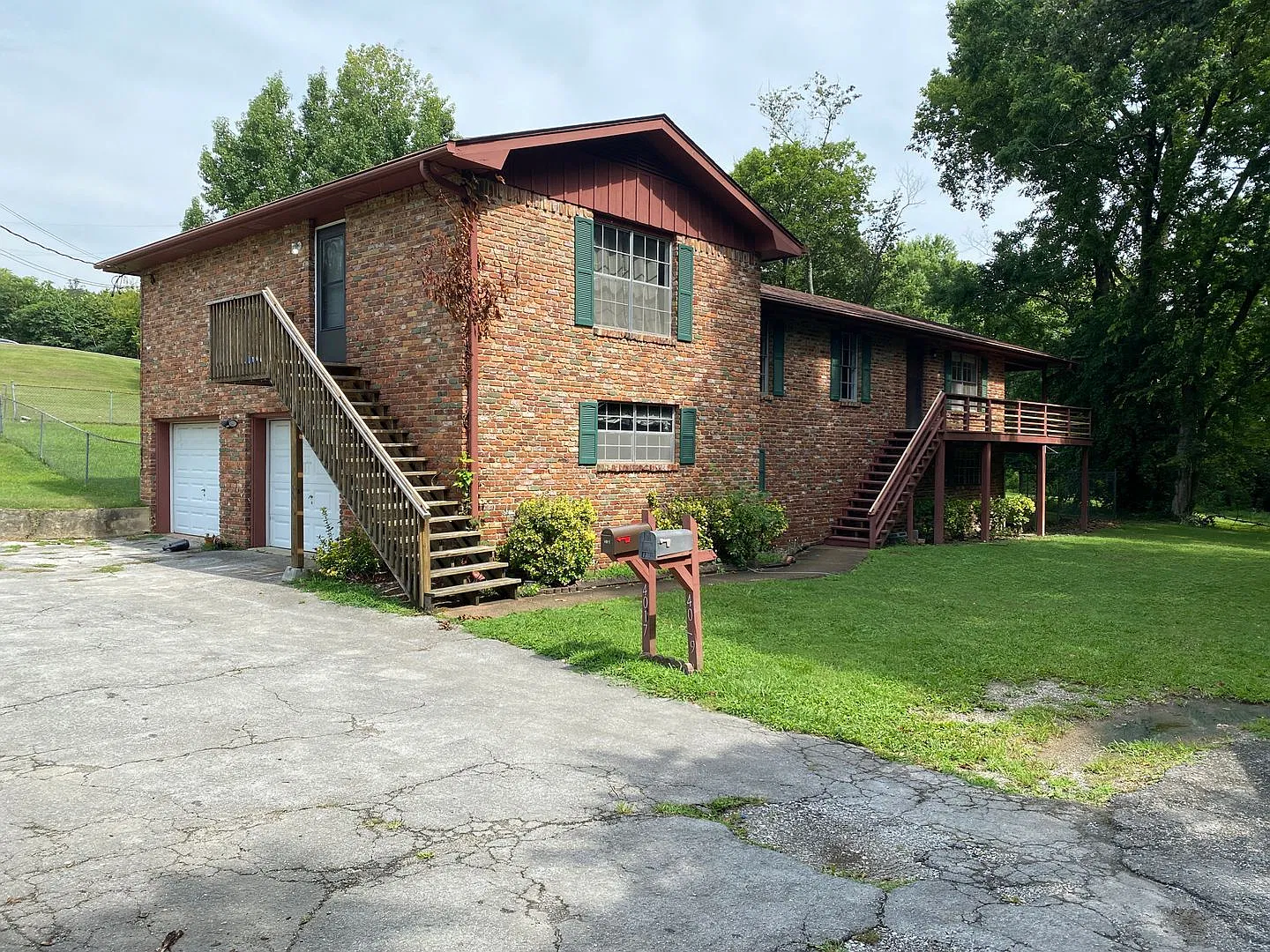 3 bed, 2.0 bath, 1390 sqft, $1,895 — Photo 1