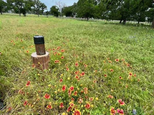 317 Yellowstone Dr, Oglesby, TX 76561