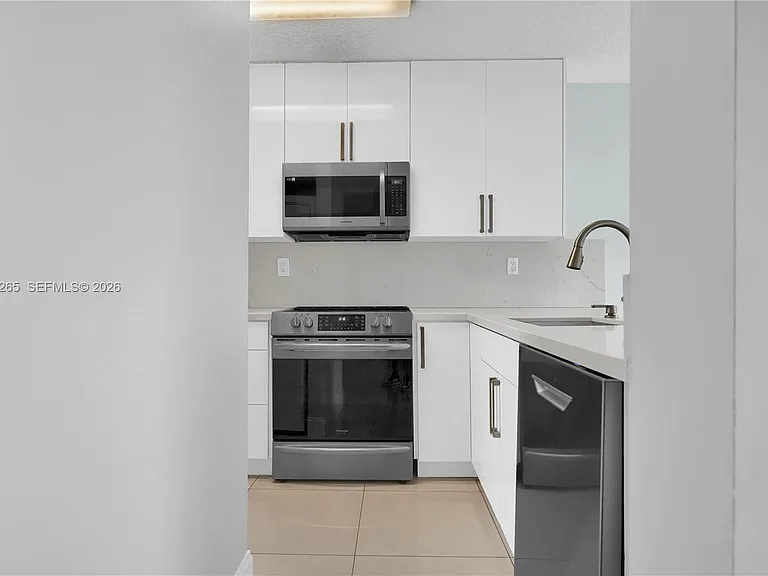 13946 SW 91st Ter #13946 — Photo 9