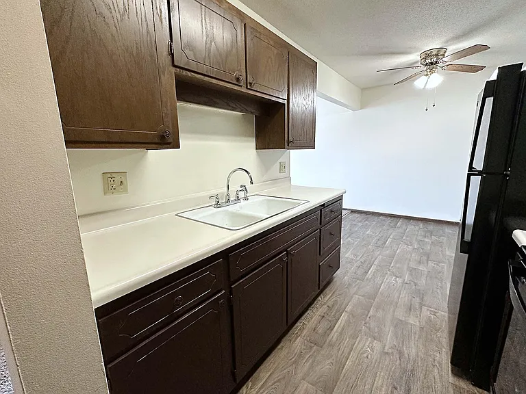 Southgate Apartments — Photo 35