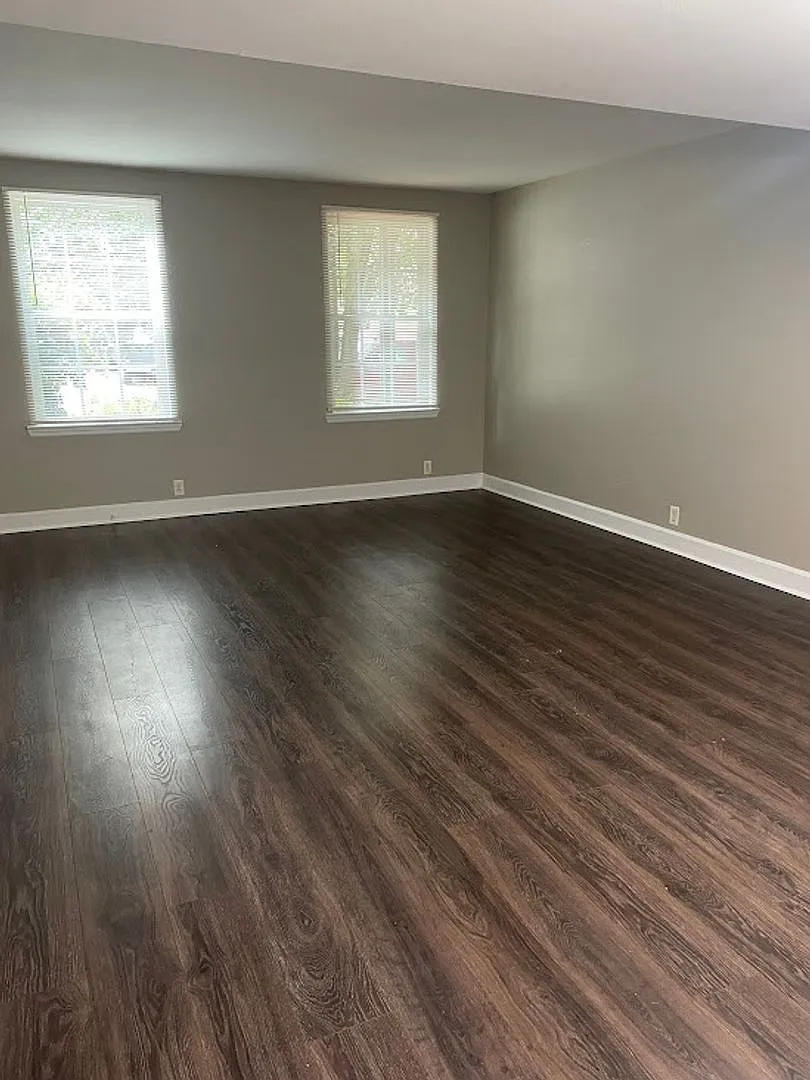 2717 Folts Dr — Photo 3
