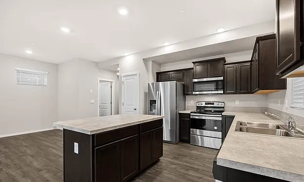 18725 Emmons Ct E — Photo 11