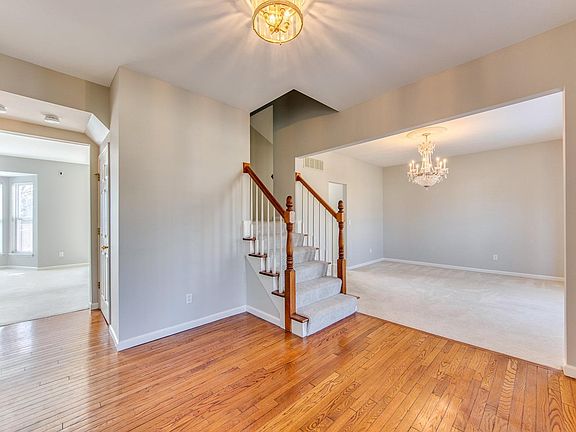 5th image of 114 Lucerne Crossing Ct