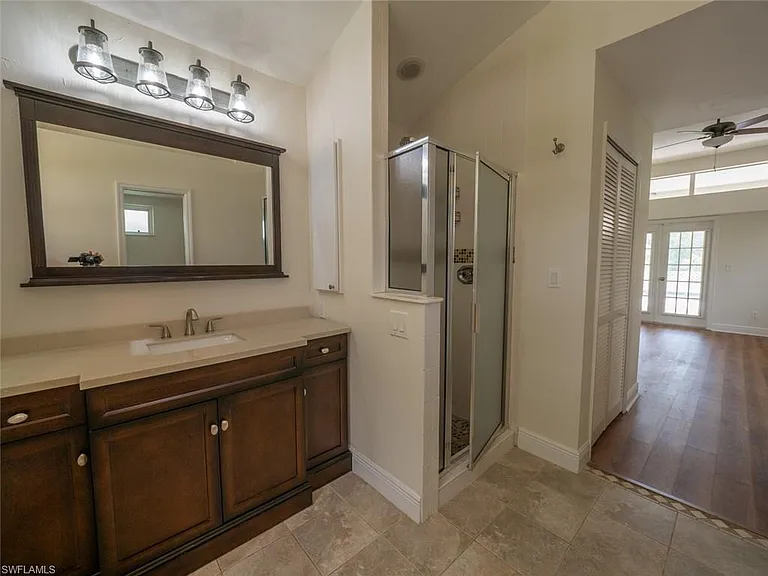 11394 Waterford Village Dr — Photo 12