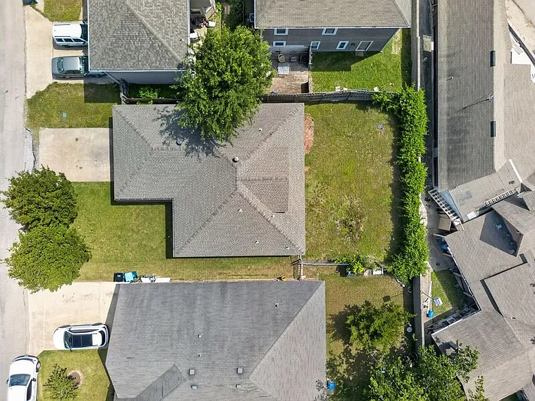 609 Trout St — Photo 39
