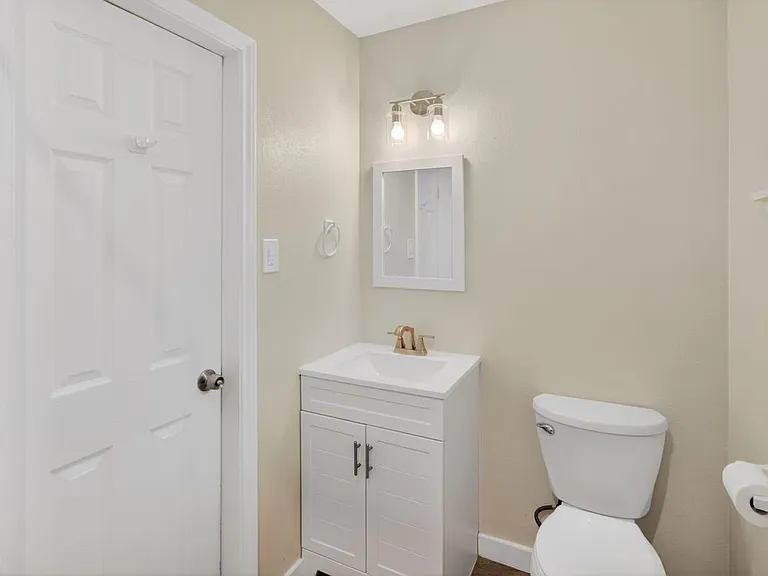 5502 Effingham Dr — Photo 26
