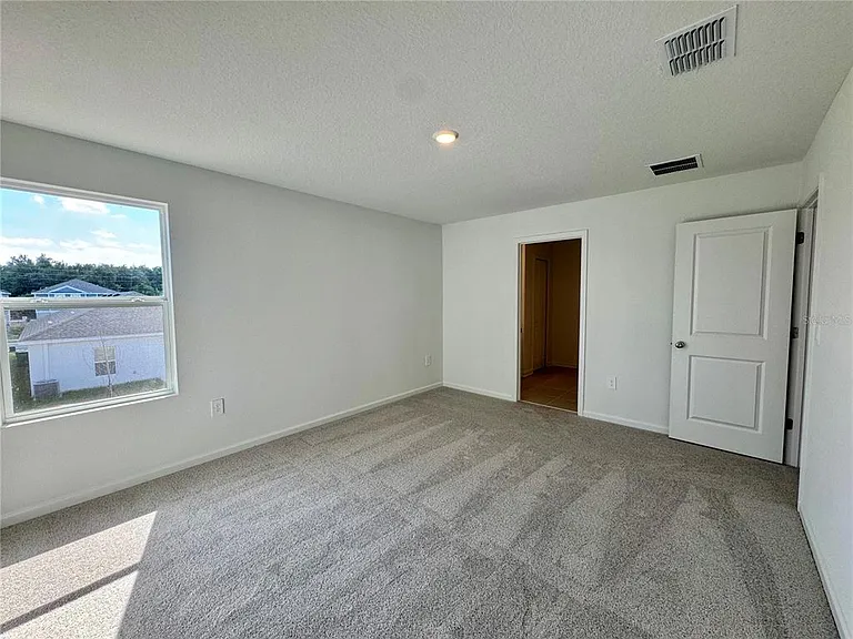 405 Kayden Cv — Photo 36