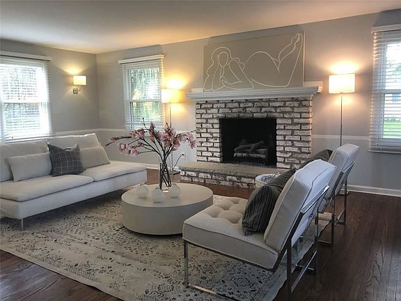 4th image of 25 Framingham Ln