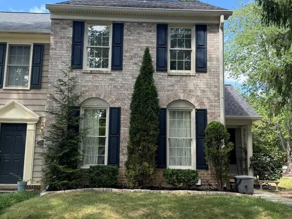 8527 Fountain Valley Dr, Montgomery Village, MD 20886