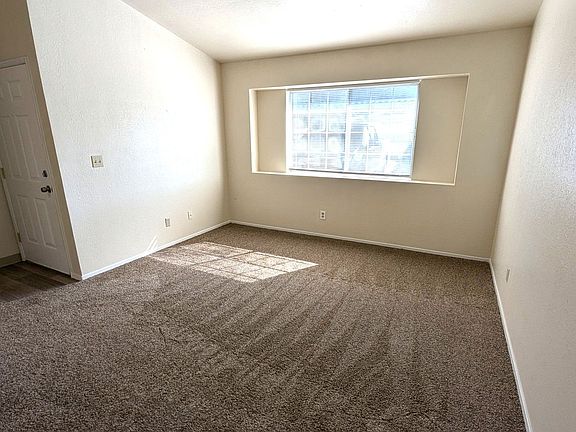 2nd image of 361 Eastridge Cir APT C