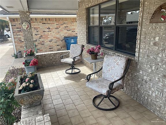 3rd image of 823 Nada Dr