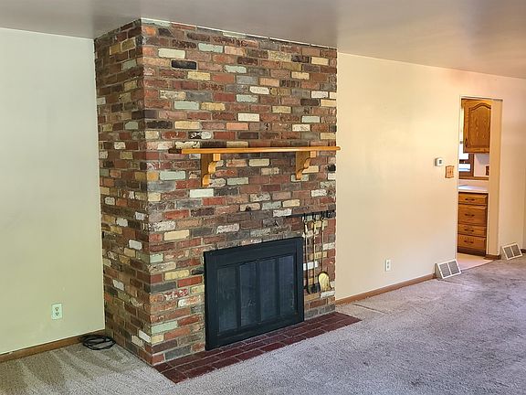 5th image of 2410 Lina Ln