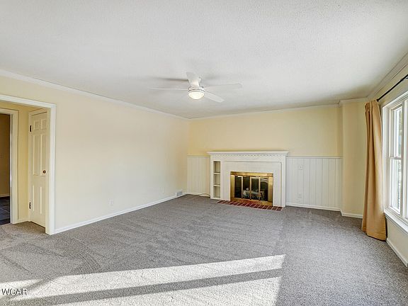 4th image of 212 S Westwood Dr
