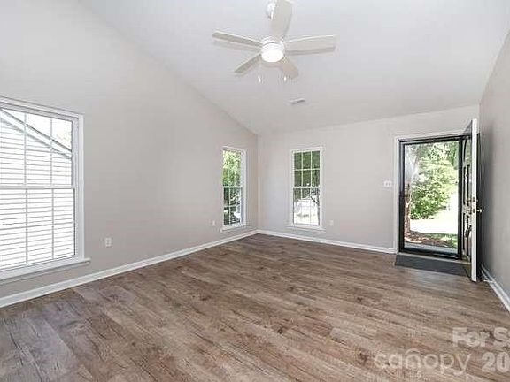 4th image of 14011 Eden Ct