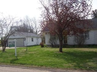 25239 Front St, Sterling, IL 61081
