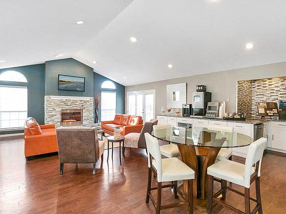 4th image of 12220 Colorado Blvd #4056281