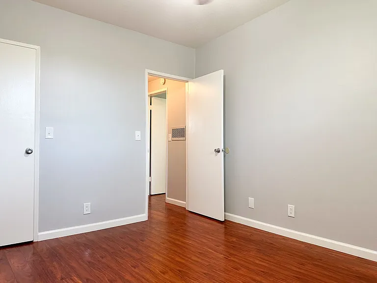 Clearbrook Ln (109) — Photo 8