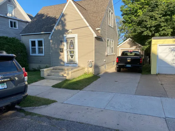 1118 2nd St, Marquette, MI 49855