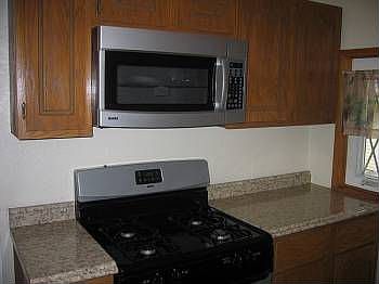 4th image of 4207 N Lockwood Ave