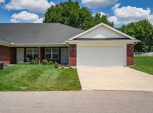6713 Eagle Wood Dr, Louisville, KY 40272