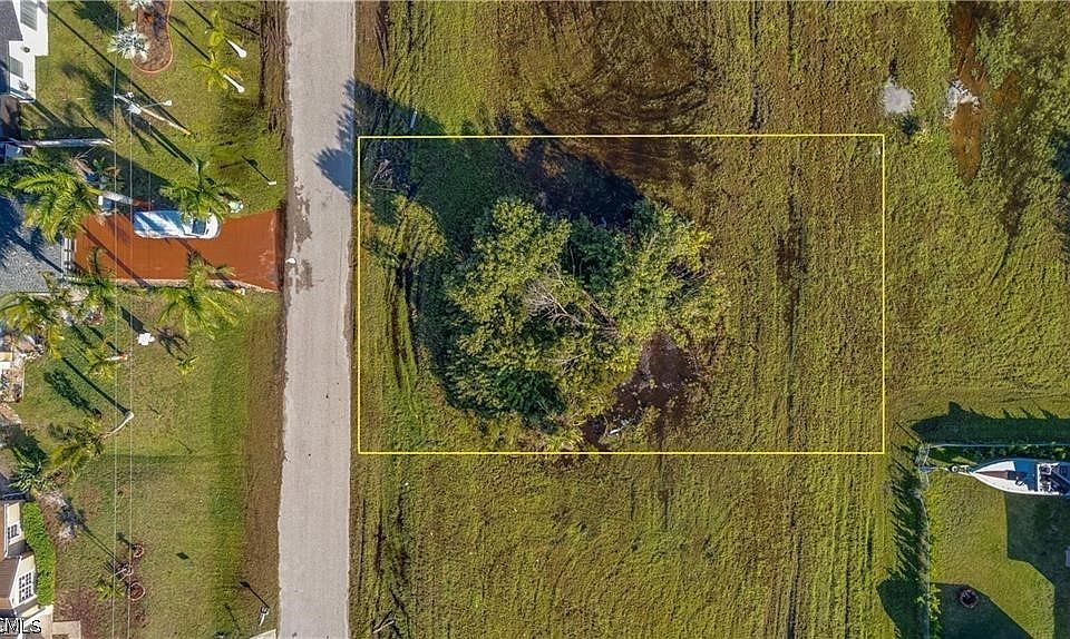2nd image of 417 NW 25th Pl
