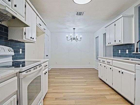 4th image of 12548 Ridgegate Rd