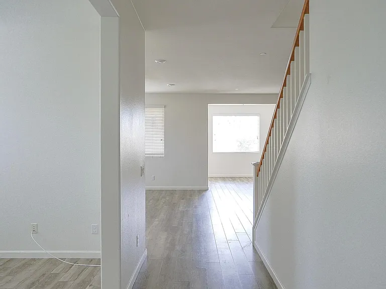 14810 Shelburne Ct — Photo 4
