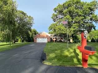 11215 Woodside Dr, Demotte, IN 46310