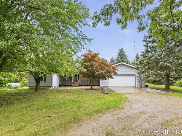 6675 120th Ave, Fennville, MI 49408