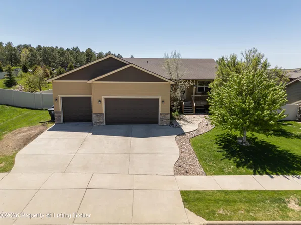 1137 Wahl St, Dickinson, ND 58601