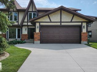 71 Wakina Dr NW, Edmonton, AB T5T 2X4