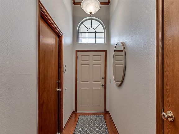 3rd image of 1137 SW 131st St