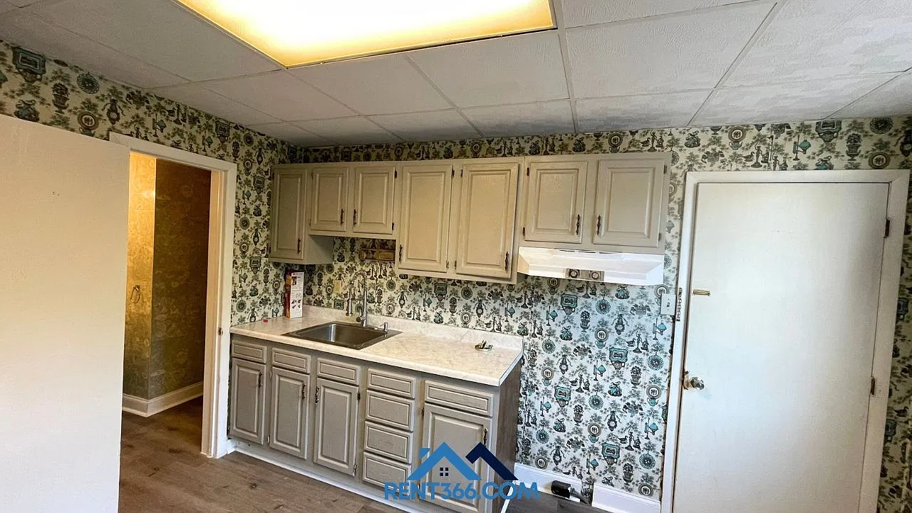1 bed, $997 — Photo 2
